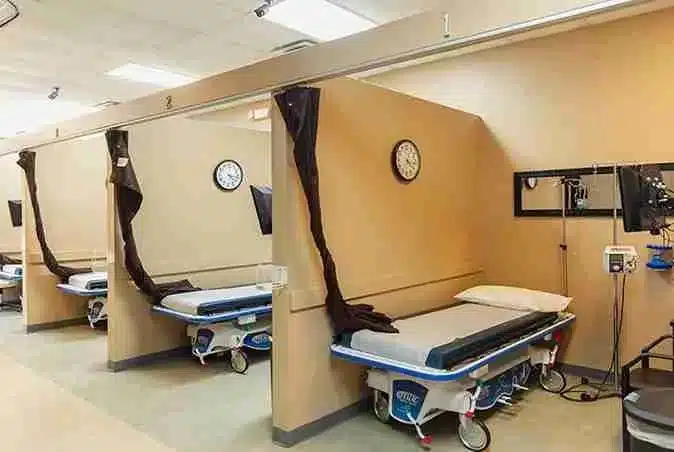 xIV INFUSION CENTER.jpg.pagespeed.ic